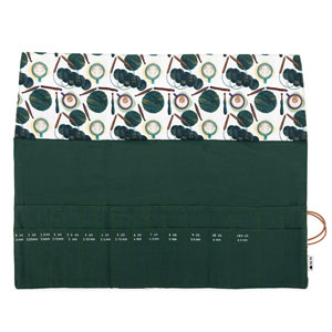 della Q Double Point Roll - 158-1 - Fabric Print Collection - Coffee and Yarn Green