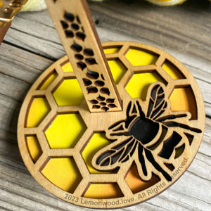 Lemon Wood Not-so-Mini Minder - Large Honeybee