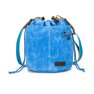 della Q della Q Maker's Canvas Bucket Bag - Azure